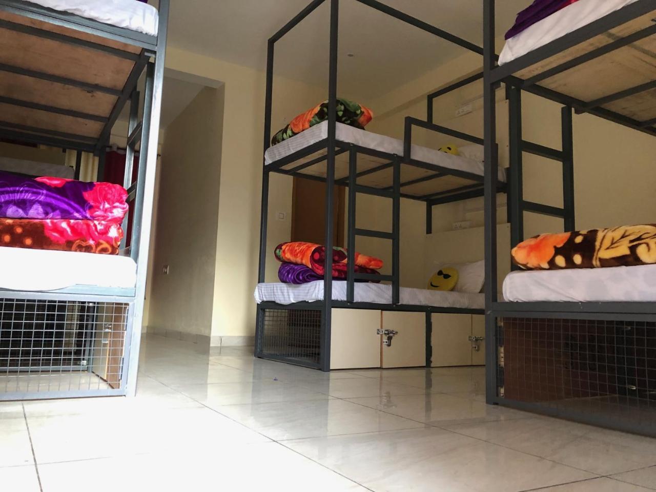 קאסול Hostel Cozy Beds מראה חיצוני תמונה