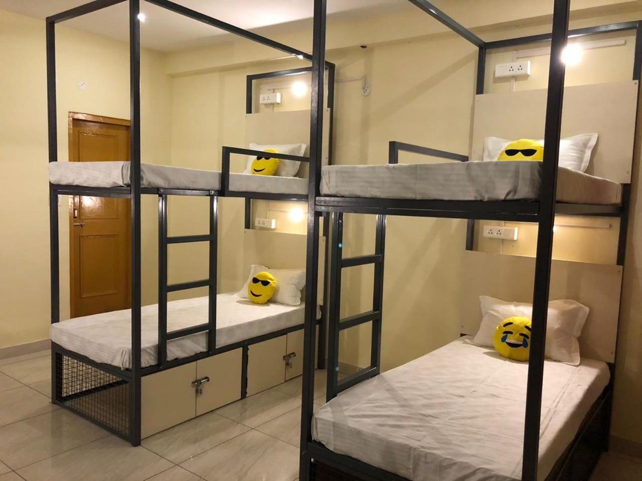 קאסול Hostel Cozy Beds מראה חיצוני תמונה