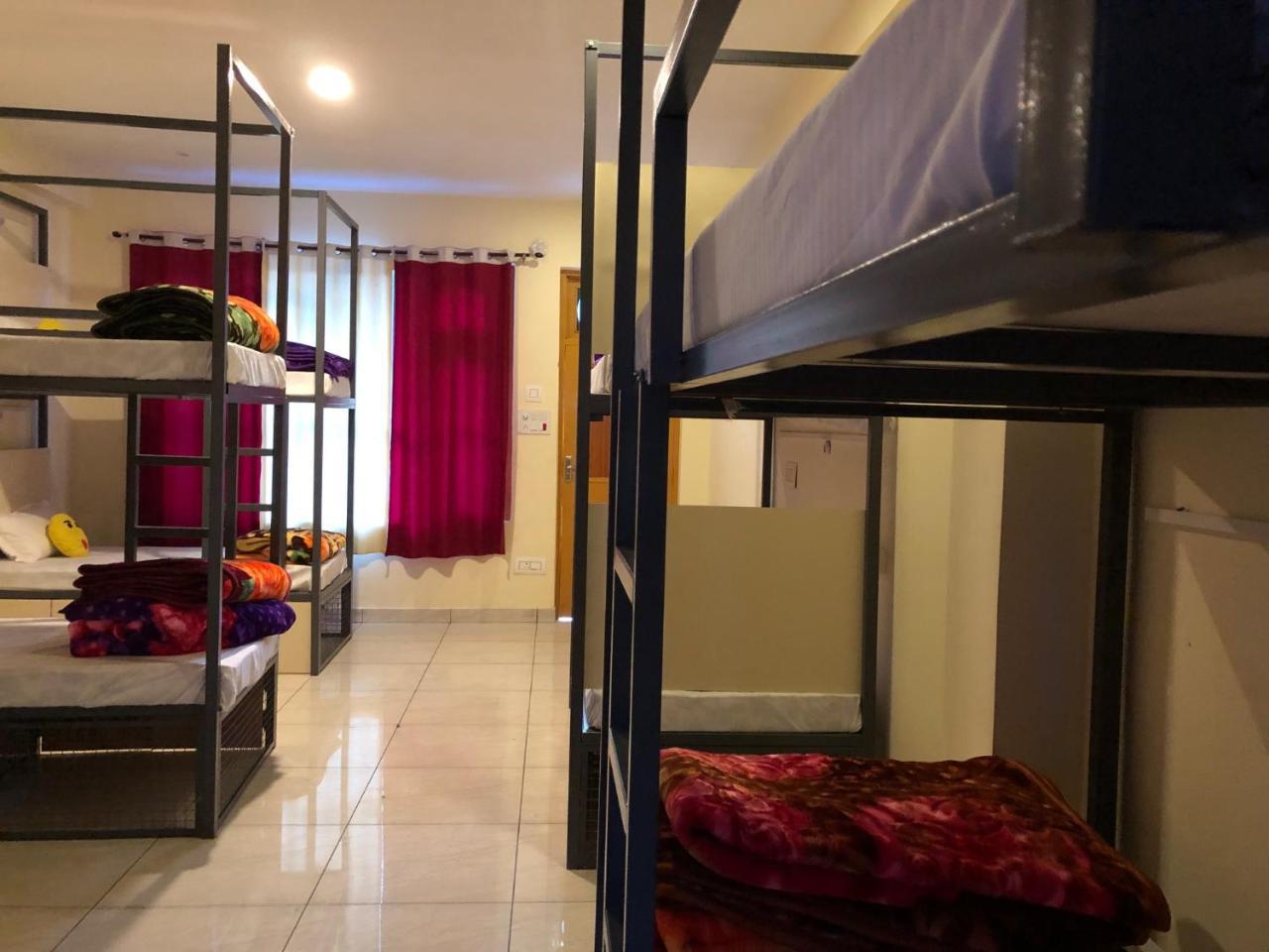 קאסול Hostel Cozy Beds מראה חיצוני תמונה