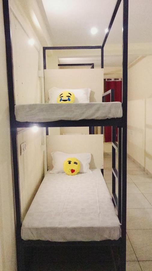 קאסול Hostel Cozy Beds מראה חיצוני תמונה